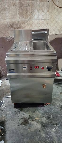 Deep fryer (16) litre+(16) litre  Hot Plate/fryer /Display Counter SS 4