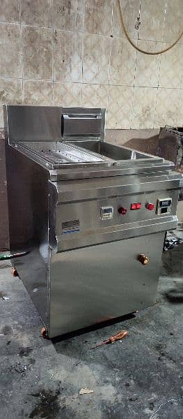 Deep fryer (16) litre+(16) litre  Hot Plate/fryer /Display Counter SS 5