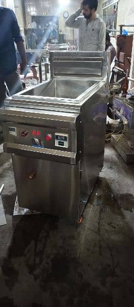 Deep fryer (16) litre+(16) litre  Hot Plate/fryer /Display Counter SS 6