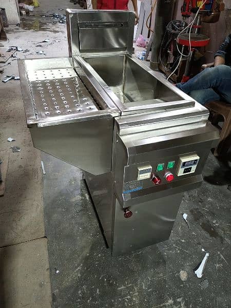 Deep fryer (16) litre+(16) litre  Hot Plate/fryer /Display Counter SS 7