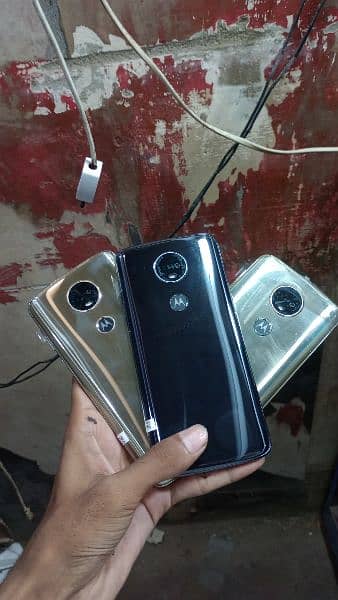 moto E5 plus panni pack stock 3