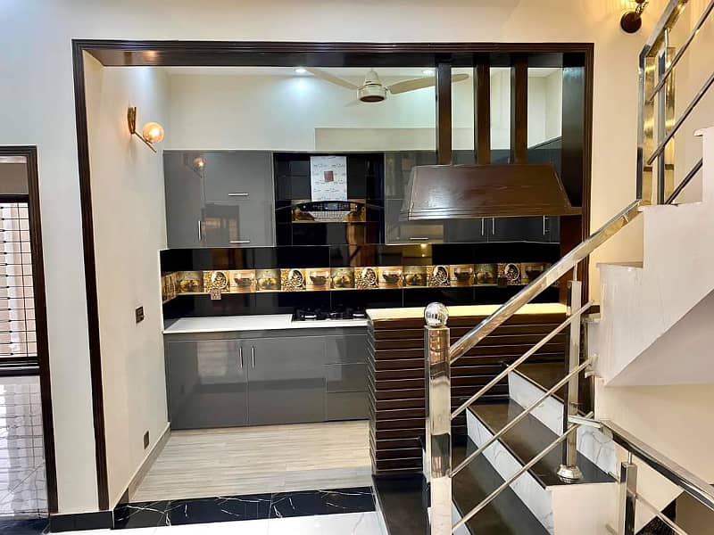 Luxurious Designer 5 Marla brand new House For Sale in Bahria Town Lahore 17