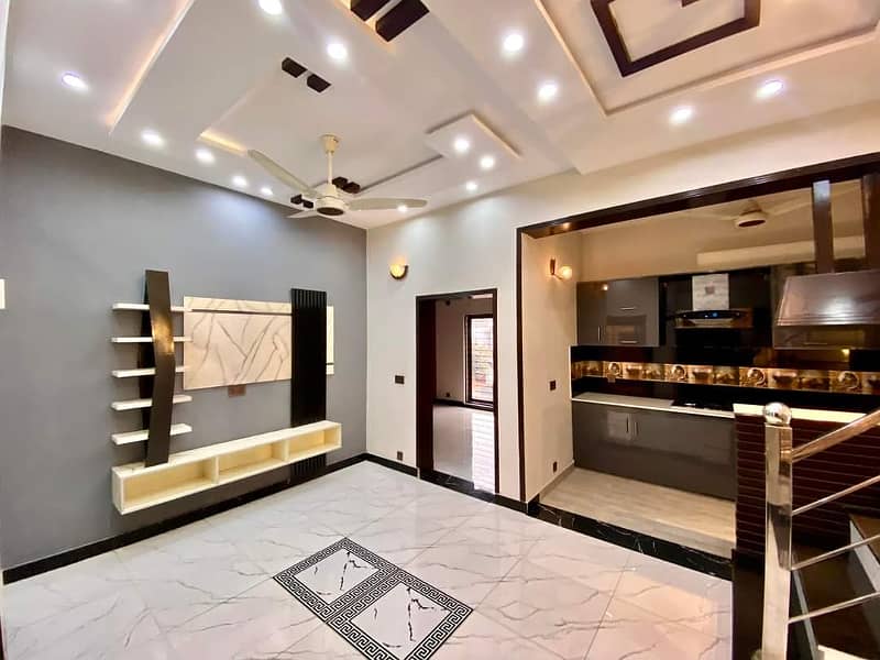Luxurious Designer 5 Marla brand new House For Sale in Bahria Town Lahore 18