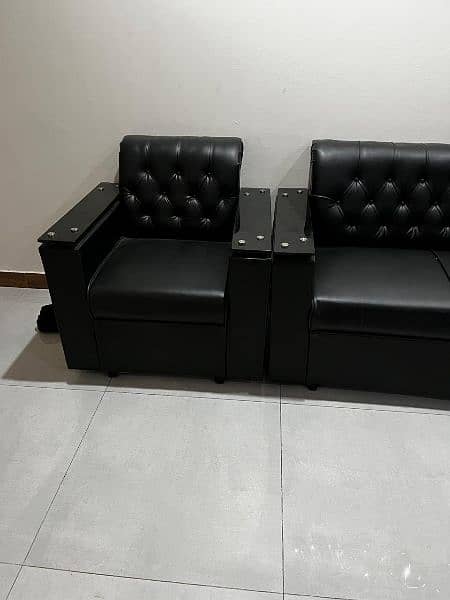 5 seater sofa totally new condition 33 thousand 1