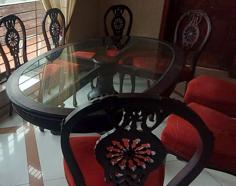 Dining Table with chairs 0