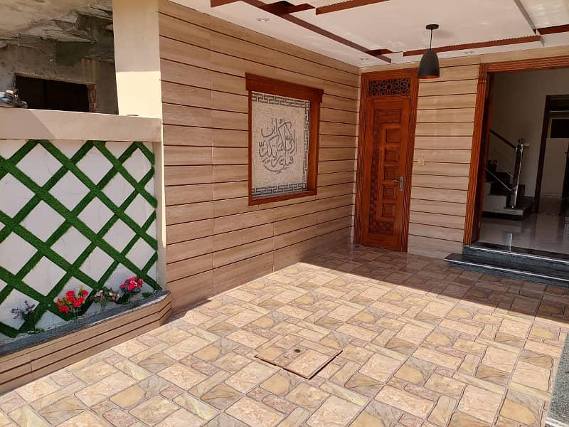 10 Marla House For Sale In Jasmine Block Bahria Town Lahore 1