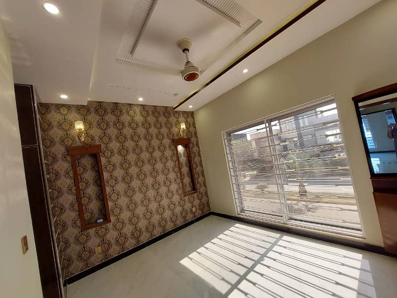 10 Marla House For Sale In Jasmine Block Bahria Town Lahore 15