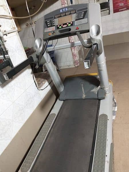 treadmill good condition 1 year use only 1