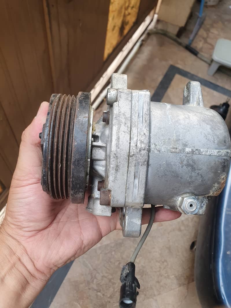 Suzuki Alto AC Compressor 1