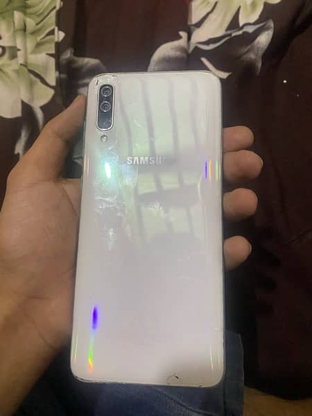 Samsung A70 what’s app 03413947910 2