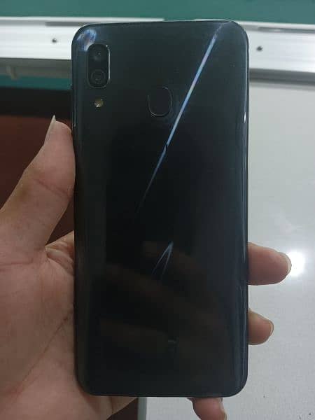 Samsung Galaxy A30 3