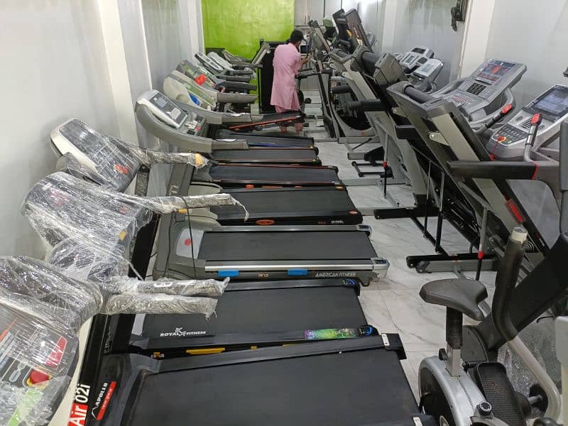 Running jogging walking machine available for selling good condition 3