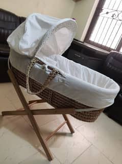 moses basket with stand