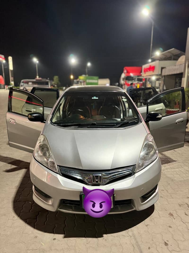 Honda Fit Shuttle 2012 9