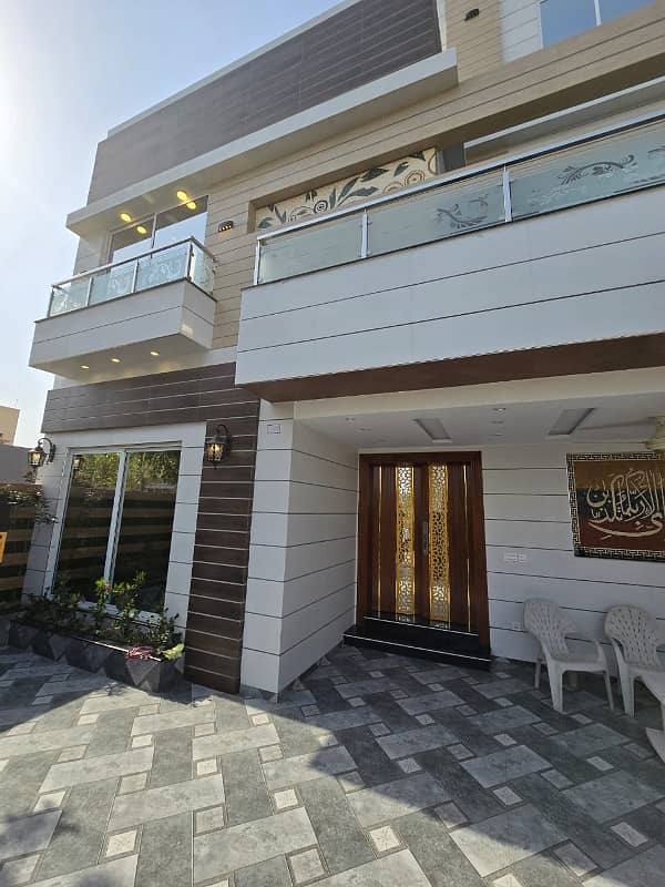 10 Marla Brand New Modern House Available For Sale In Talha Block Bahria Town Lahore 3