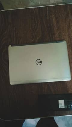 Dell laptop 8gb ram 200gb ssd core i7 4th generation