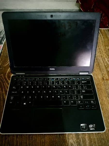 Dell laptop 8gb ram 200gb ssd core i7 4th generation 5