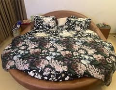 round bed available for sale with mattress