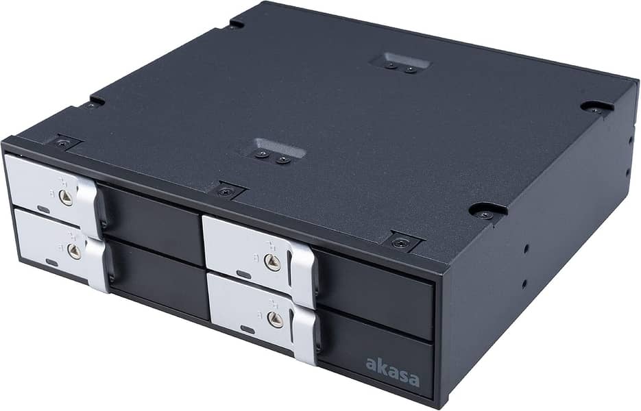 Akasa Lokstor M22 | 4 Bay | 2.5" Mobile Rack | 5.25" PC drive bay | 2. 0