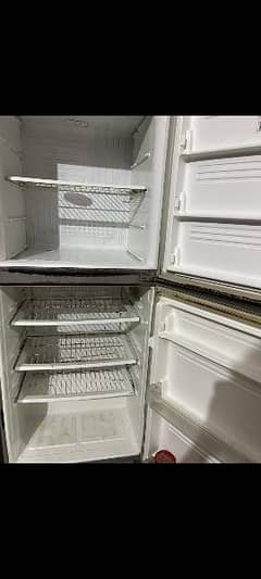 Full size fridge full jeniun