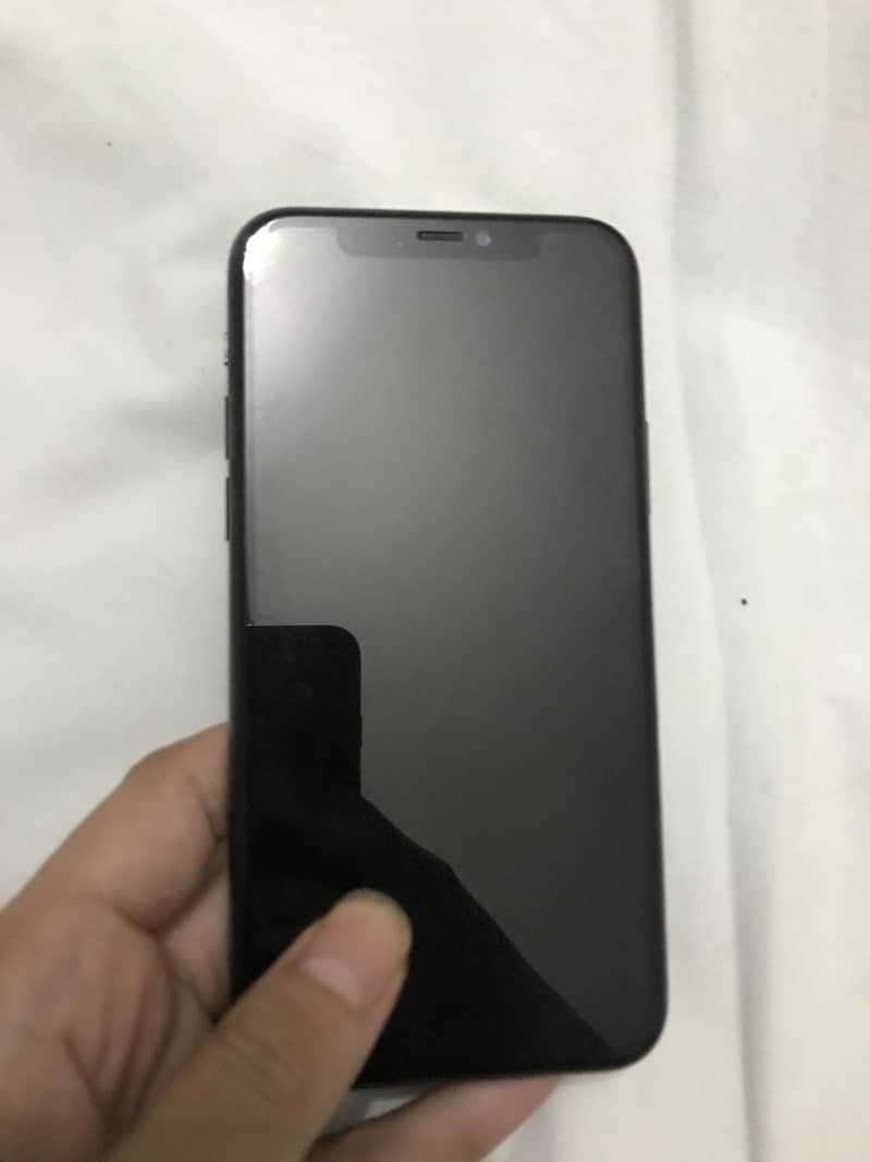 iPhone 11 Pro 4