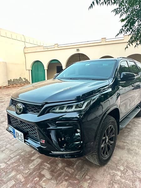 Toyota Fortuner GR 2023 0