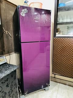 Fridge / refrigerator