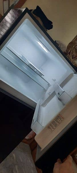 Dawlance Double door refrigerator Model number 91999 Avante + R 4