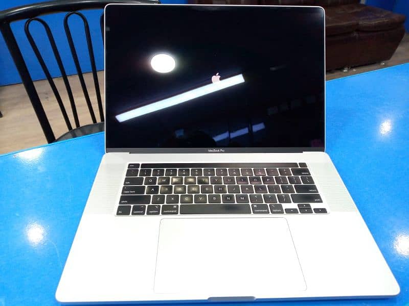 Apple 2019 Pro laptop 2