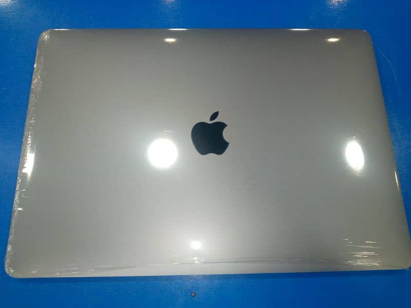 Apple MacBook 2018 0