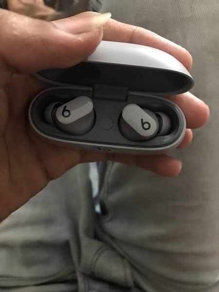 Beats Earbud studio 1