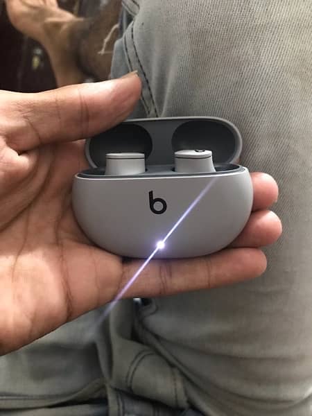 Beats Earbud studio 2