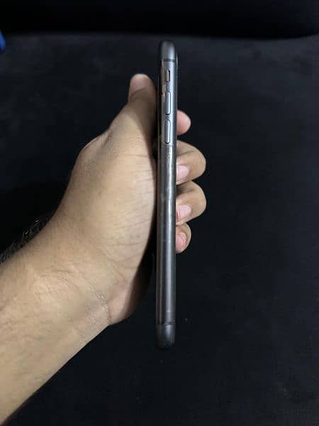 iPhone 11 64GB (NON PTA) 5