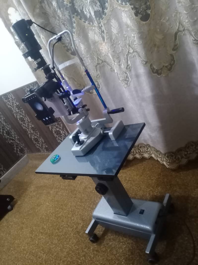 Slit Lamp 1