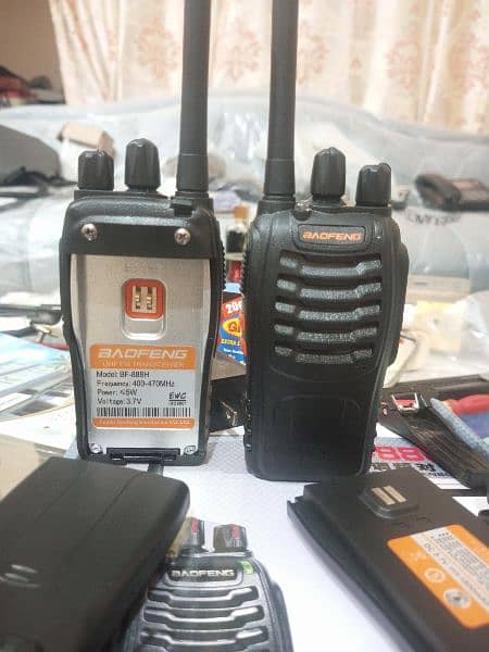 Walkei Talkei ICom IC V82 Made in Japan 2