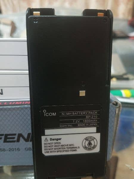 Walkei Talkei ICom IC V82 Made in Japan 8