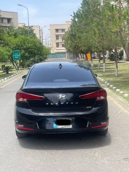 Hyundai Elantra 2022 1