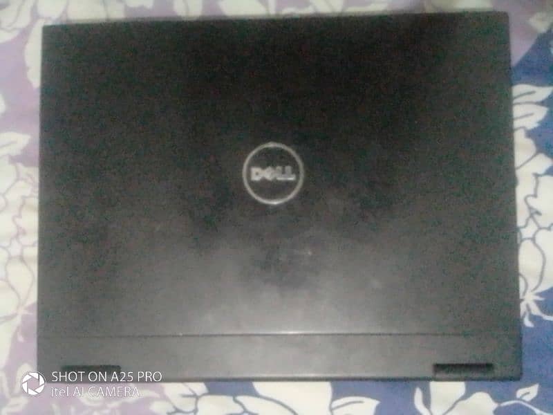 Dell. 7