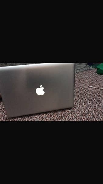 macbook pro 2011 4 gb rom 500 gb hard 0