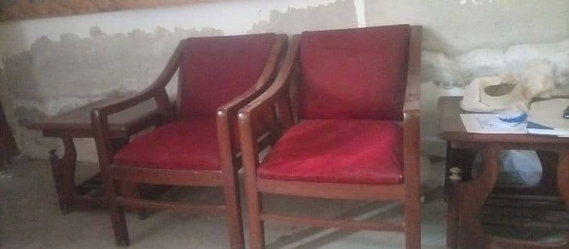 2 strong chair's black kekar 1