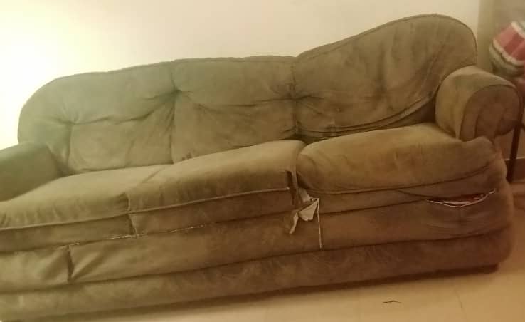 Sell urgent sofa set 0