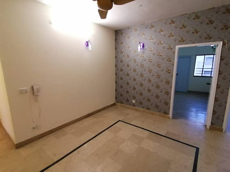 DHA PH 6 , Bukhari Commercial , 1800 Sqft, 4 Bed Apartment for Sale. 8