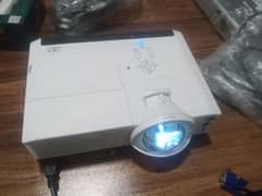 HDMI & VGA Multimedia projector available for sale