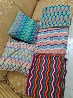 7 embroidered cushion covers 0