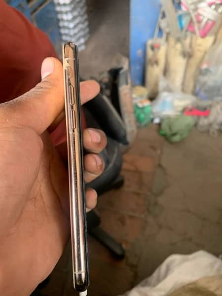 iPhone XS 64GB NON PTA 79 health all ok 10/9 without box fix price 2