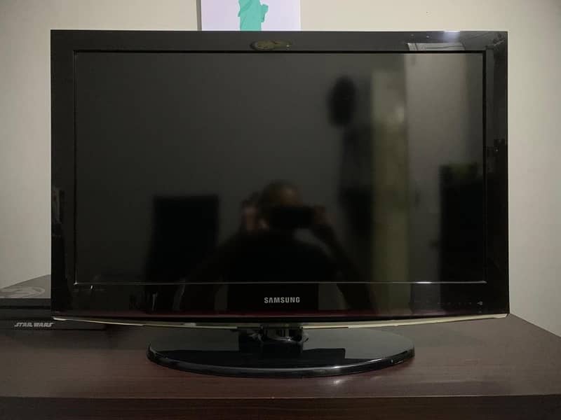 samsang 32 inch LCD 0