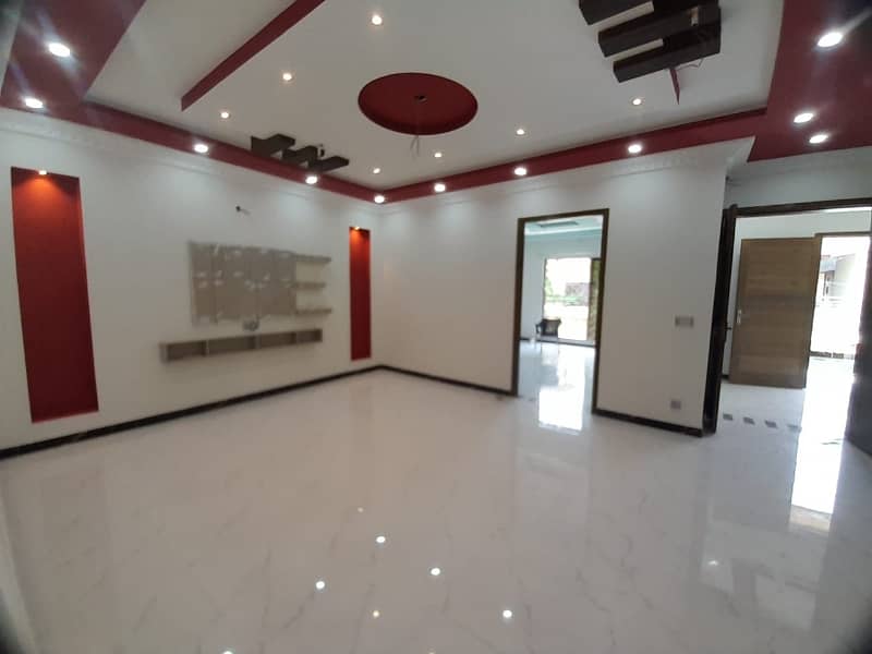 Brand New Upper Portion For Used Only 6 Month Used 2 Bed Drawing Tv Lounge Kitchen 3 Washrooms 1 Washroom Attched To Drawing Room 0