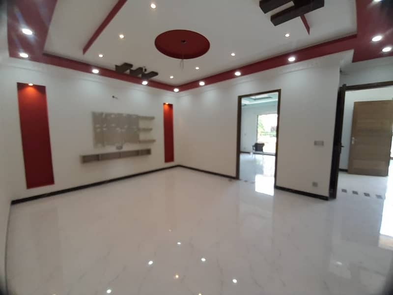 Brand New Upper Portion For Used Only 6 Month Used 2 Bed Drawing Tv Lounge Kitchen 3 Washrooms 1 Washroom Attched To Drawing Room 10