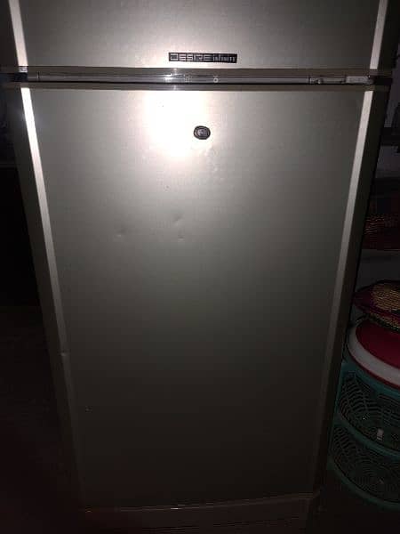 looks like brand new fridge 1