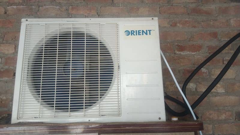 orient A/C New condition me 3